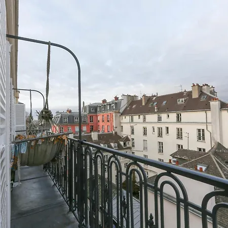 Bright With Balcony Appartement *